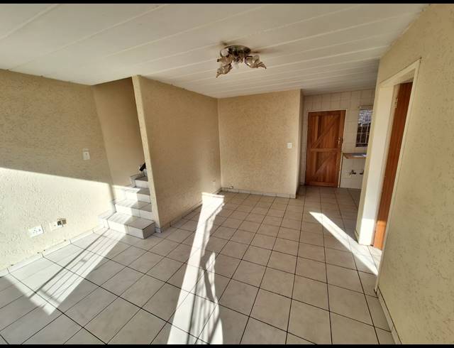 3 BEDROOM TOWNHOUSE FOR SALE IN VANDERBIJLPARK SE 3